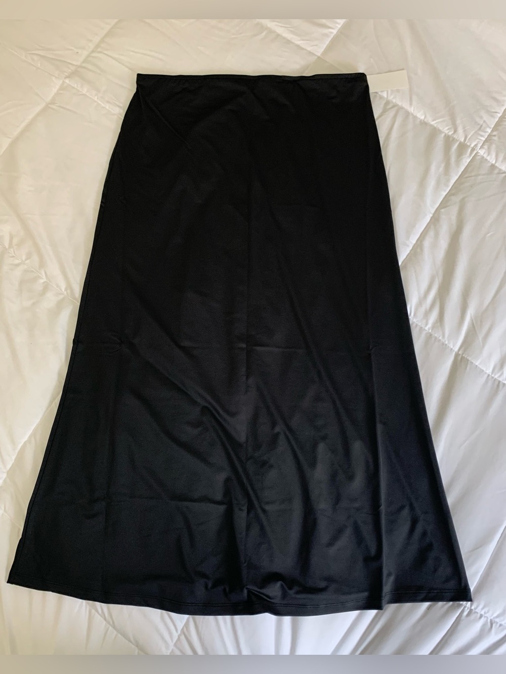 New LONDRE Skirt Size L